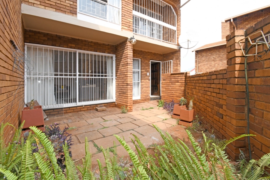 3 Bedroom Property for Sale in Wierda Park Gauteng