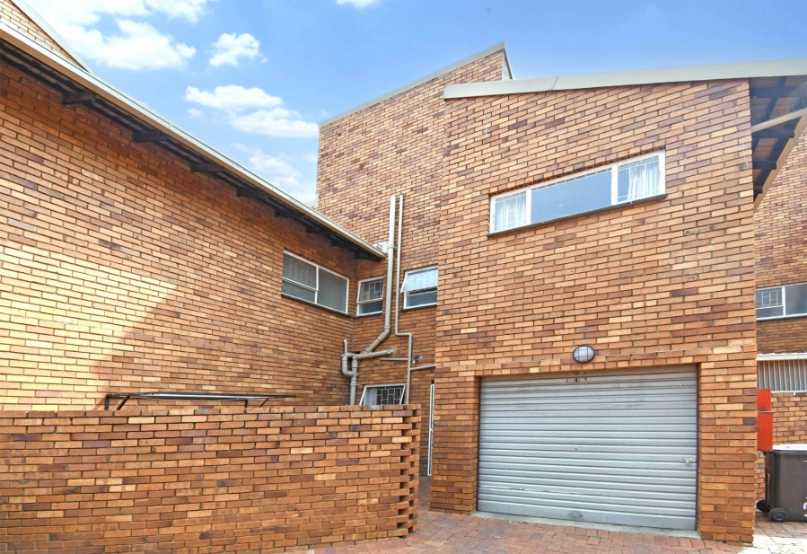 3 Bedroom Property for Sale in Wierda Park Gauteng