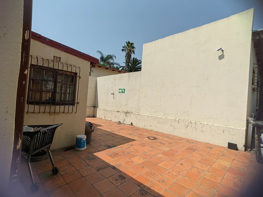 9 Bedroom Property for Sale in Westdene Gauteng