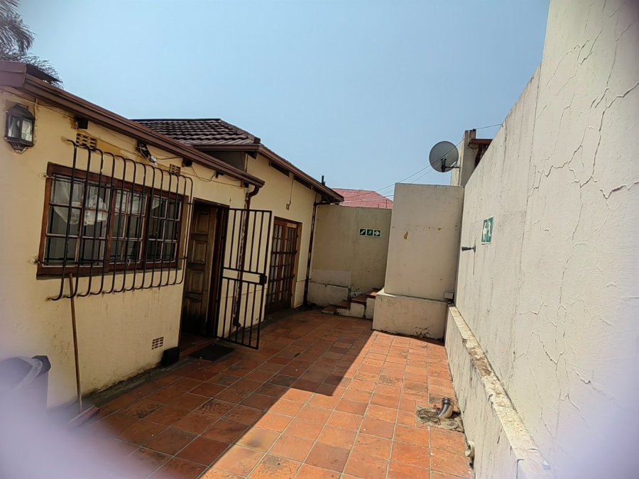 9 Bedroom Property for Sale in Westdene Gauteng