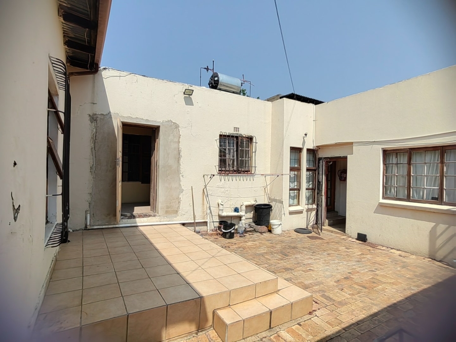 9 Bedroom Property for Sale in Westdene Gauteng