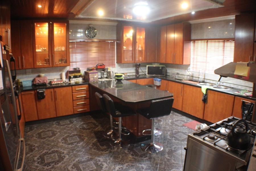 5 Bedroom Property for Sale in Mid Ennerdale Gauteng