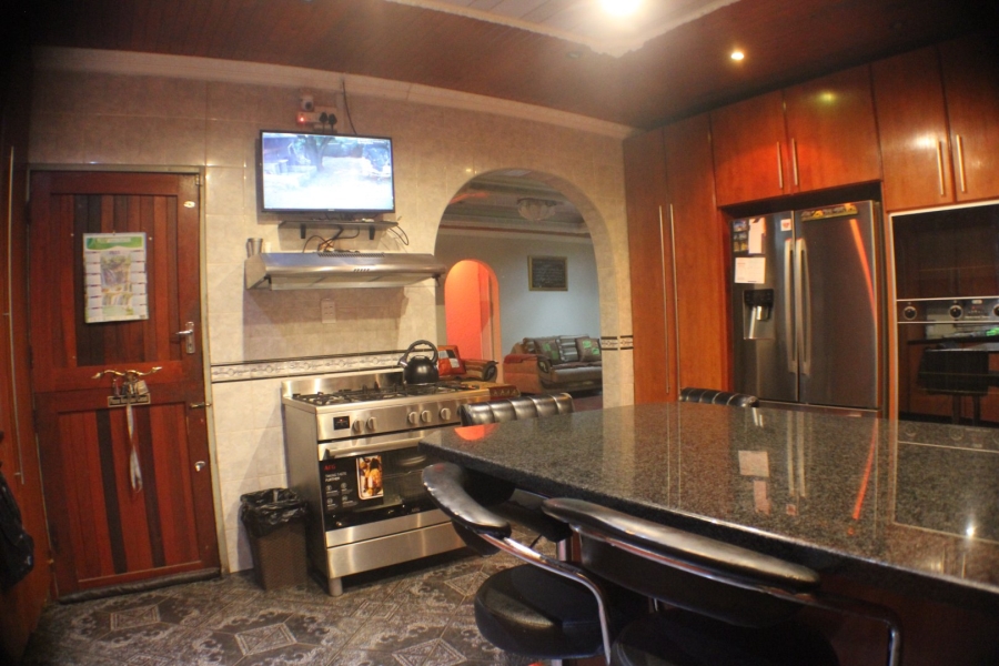 5 Bedroom Property for Sale in Mid Ennerdale Gauteng