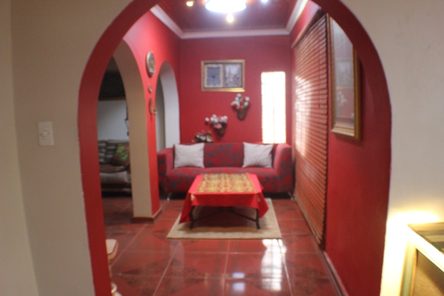 5 Bedroom Property for Sale in Mid Ennerdale Gauteng