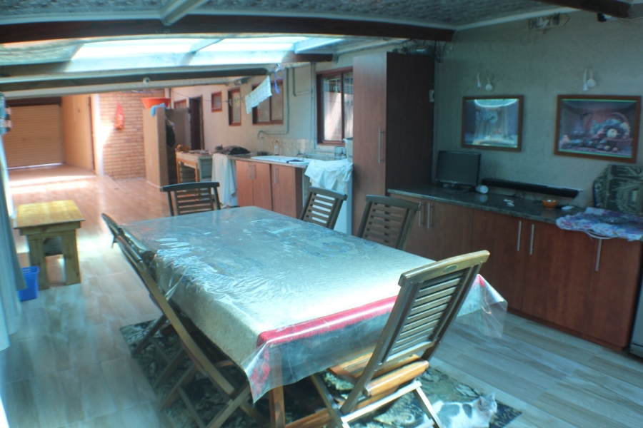 5 Bedroom Property for Sale in Mid Ennerdale Gauteng