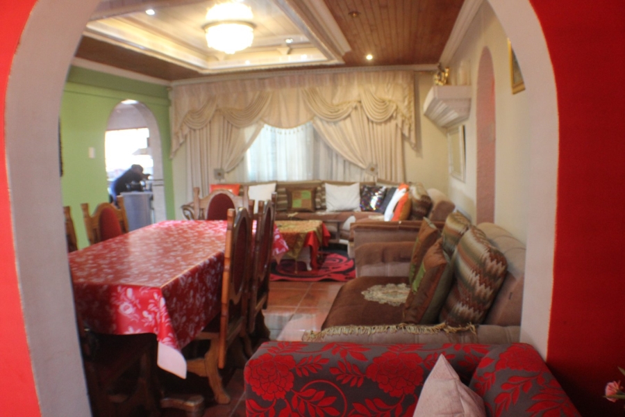 5 Bedroom Property for Sale in Mid Ennerdale Gauteng