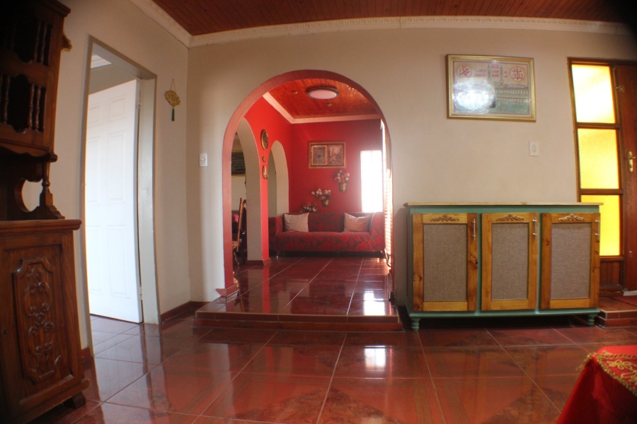 5 Bedroom Property for Sale in Mid Ennerdale Gauteng