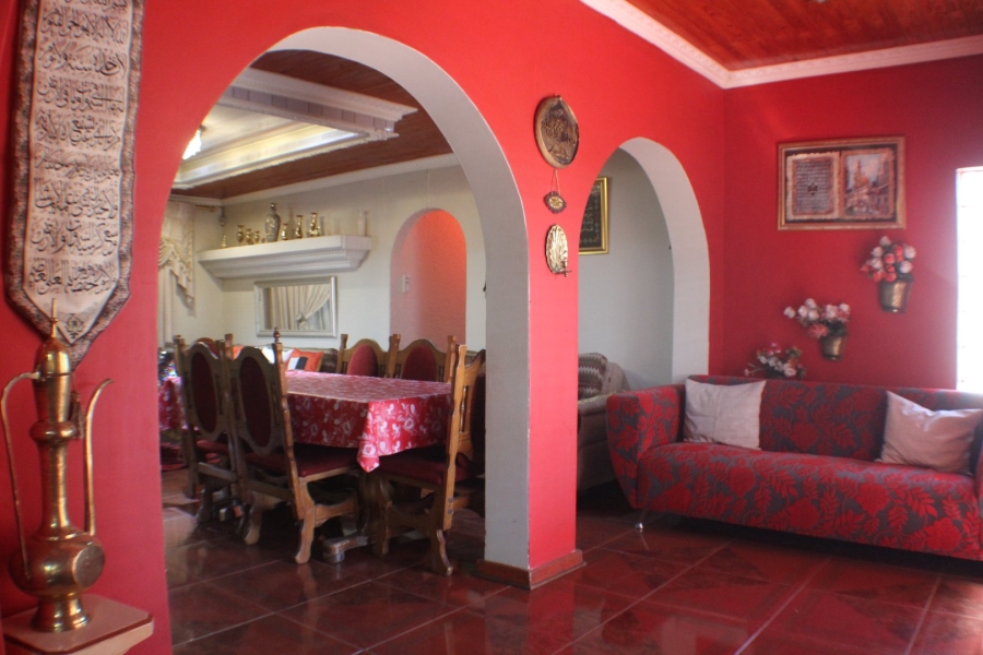 5 Bedroom Property for Sale in Mid Ennerdale Gauteng