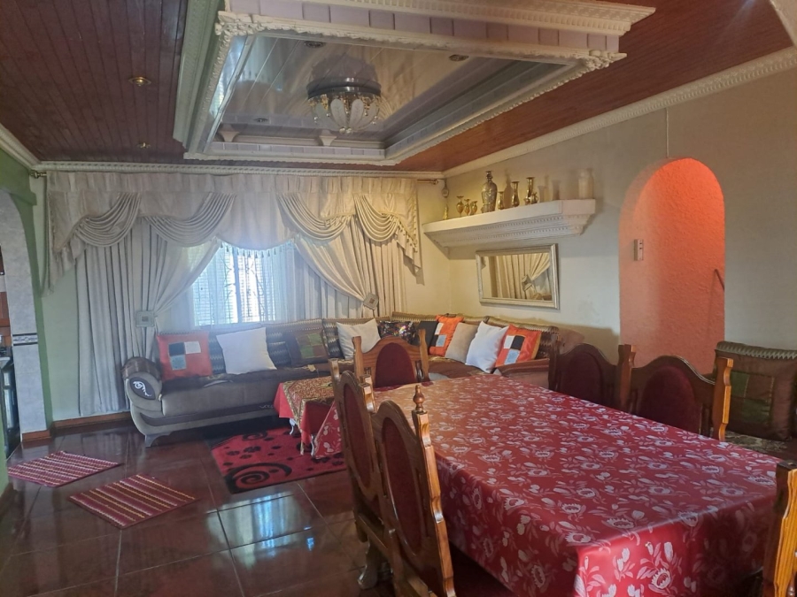 5 Bedroom Property for Sale in Mid Ennerdale Gauteng