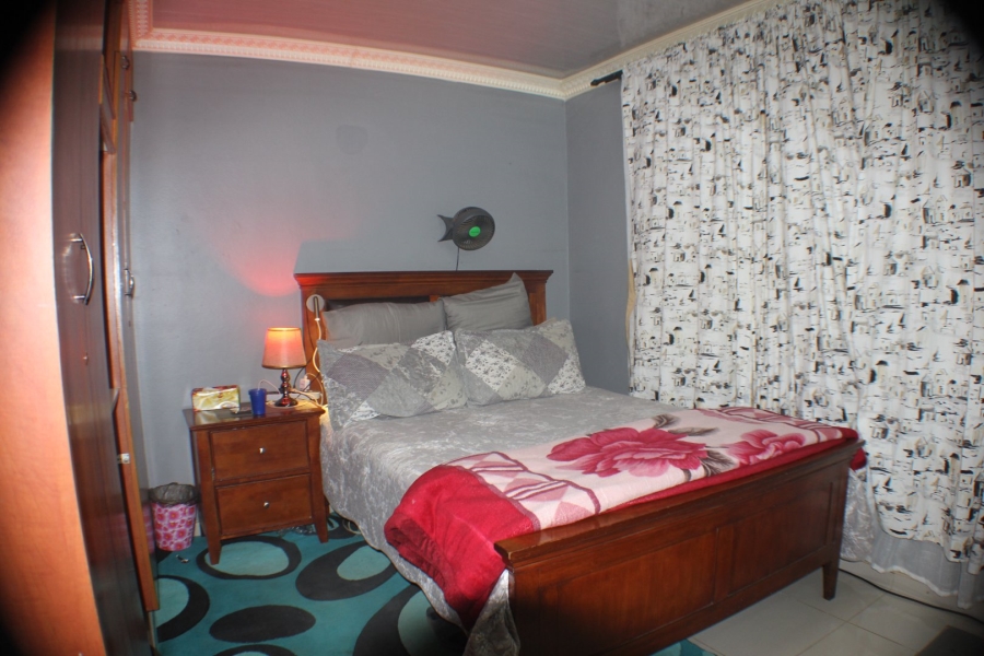 5 Bedroom Property for Sale in Mid Ennerdale Gauteng