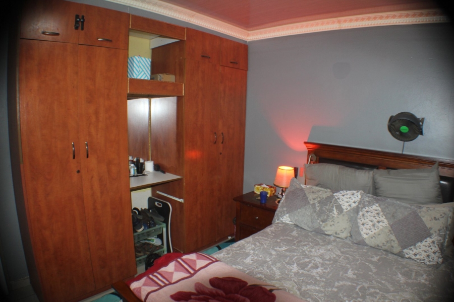 5 Bedroom Property for Sale in Mid Ennerdale Gauteng