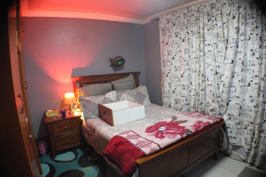 5 Bedroom Property for Sale in Mid Ennerdale Gauteng