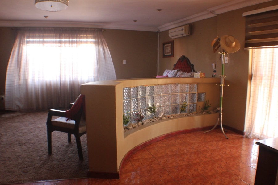 5 Bedroom Property for Sale in Mid Ennerdale Gauteng