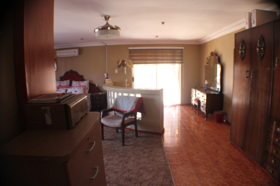 5 Bedroom Property for Sale in Mid Ennerdale Gauteng