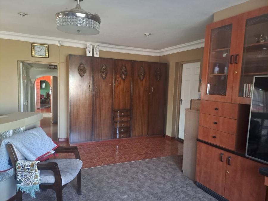 5 Bedroom Property for Sale in Mid Ennerdale Gauteng