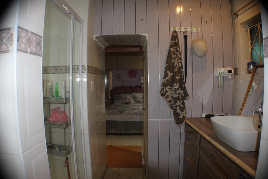 5 Bedroom Property for Sale in Mid Ennerdale Gauteng