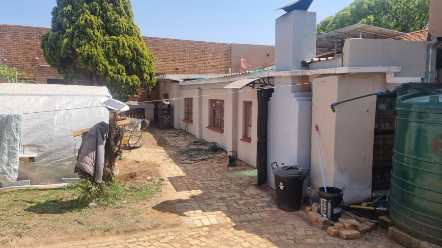 5 Bedroom Property for Sale in Mid Ennerdale Gauteng