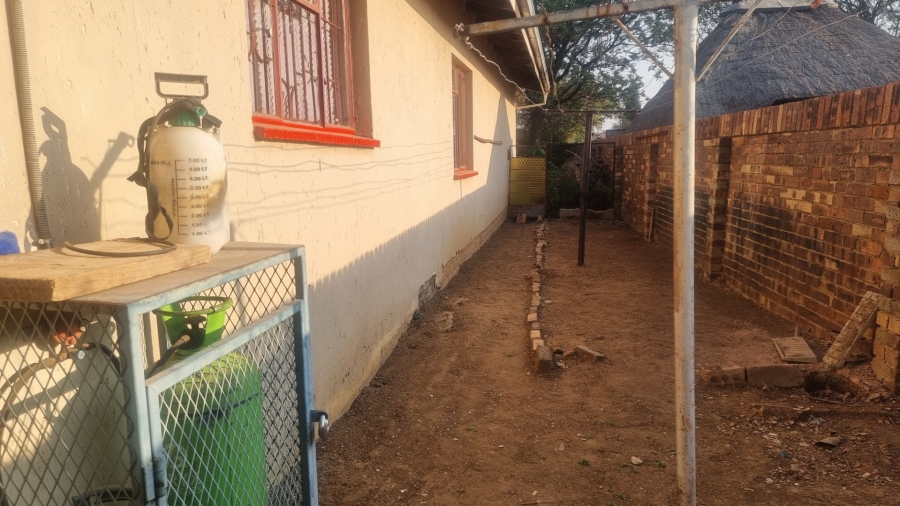 5 Bedroom Property for Sale in Mid Ennerdale Gauteng