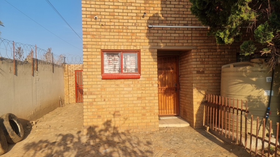 5 Bedroom Property for Sale in Mid Ennerdale Gauteng