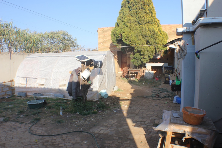 5 Bedroom Property for Sale in Mid Ennerdale Gauteng