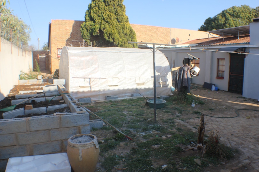 5 Bedroom Property for Sale in Mid Ennerdale Gauteng