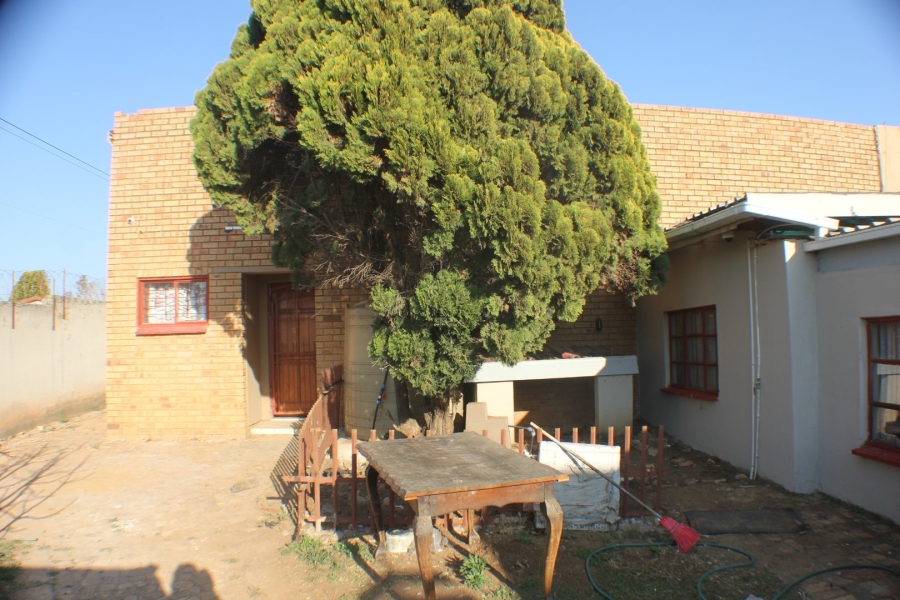 5 Bedroom Property for Sale in Mid Ennerdale Gauteng