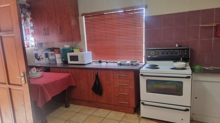 5 Bedroom Property for Sale in Mid Ennerdale Gauteng