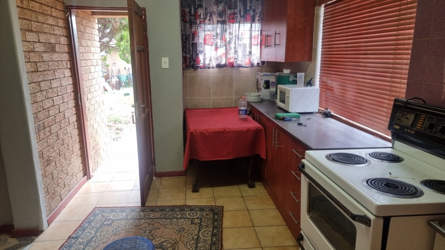 5 Bedroom Property for Sale in Mid Ennerdale Gauteng