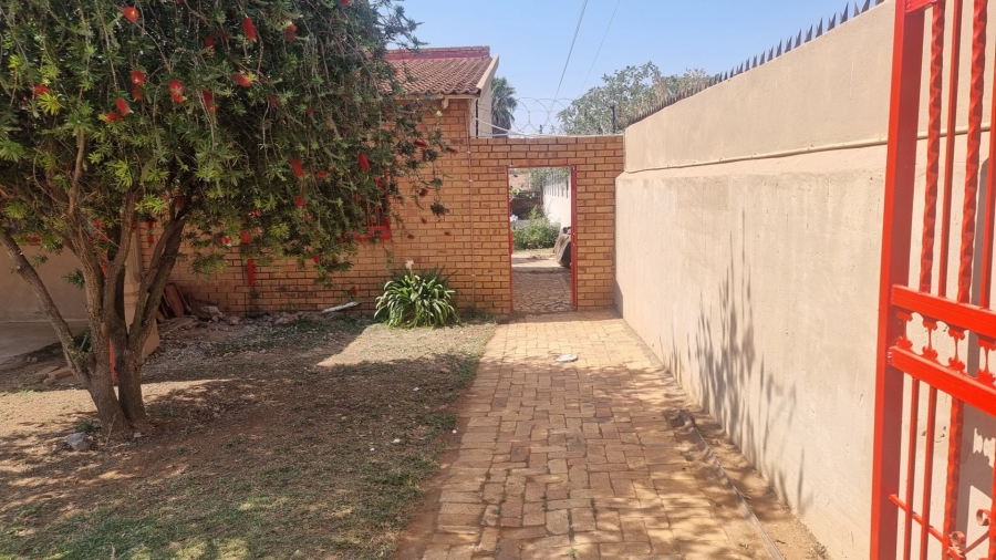 5 Bedroom Property for Sale in Mid Ennerdale Gauteng
