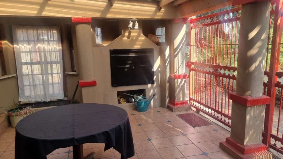 5 Bedroom Property for Sale in Mid Ennerdale Gauteng