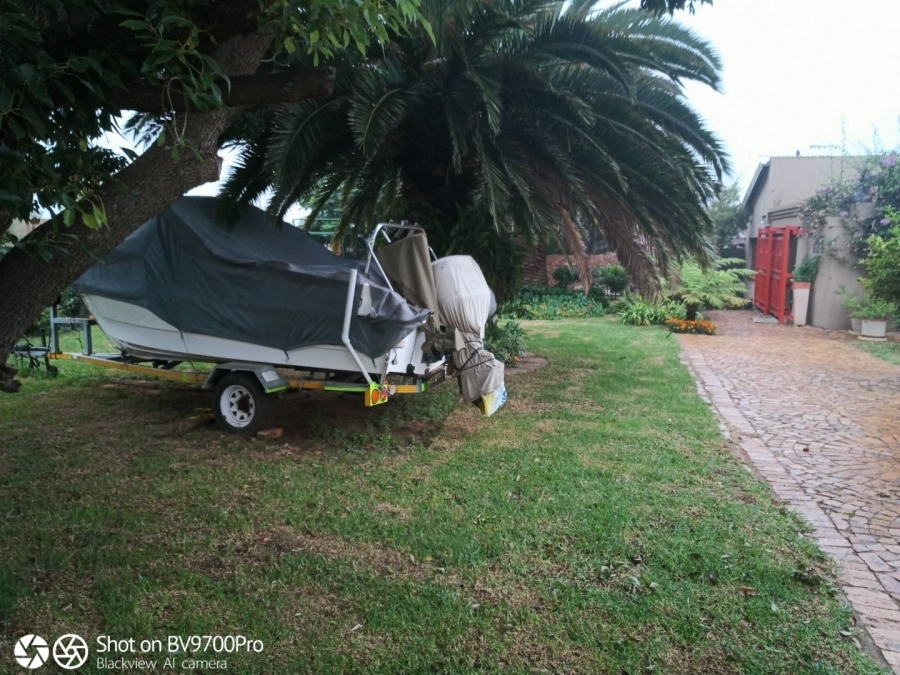 5 Bedroom Property for Sale in Mid Ennerdale Gauteng
