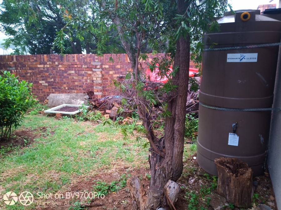 5 Bedroom Property for Sale in Mid Ennerdale Gauteng