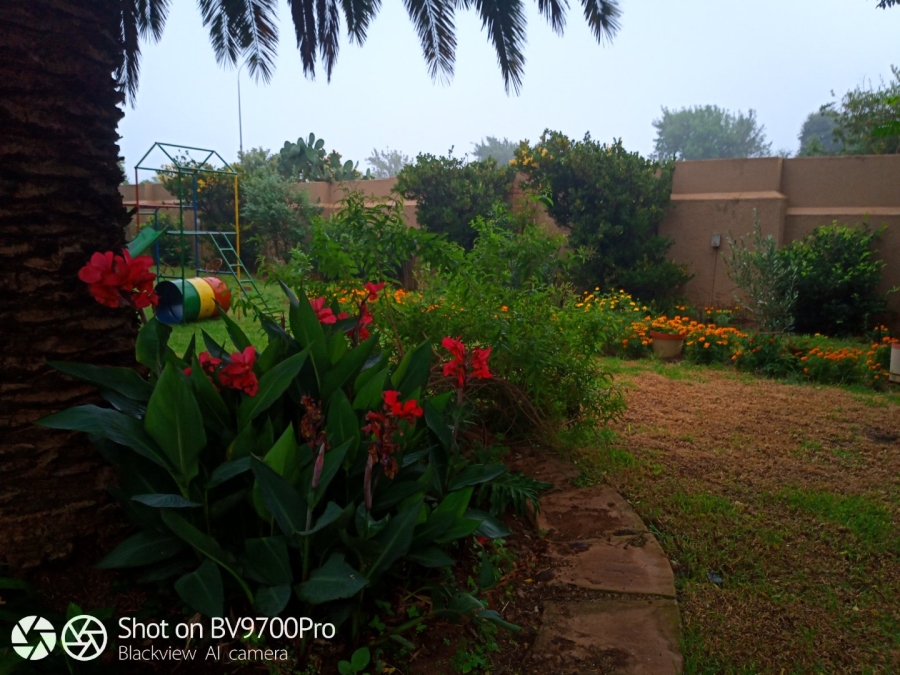 5 Bedroom Property for Sale in Mid Ennerdale Gauteng
