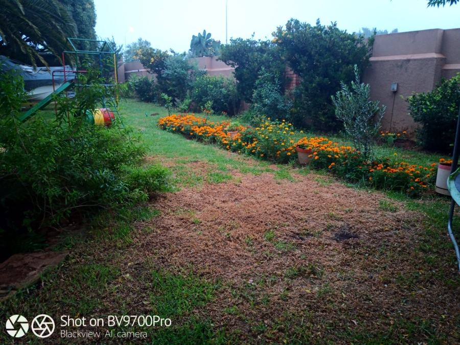 5 Bedroom Property for Sale in Mid Ennerdale Gauteng