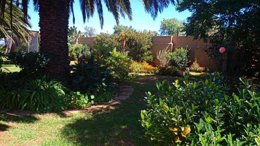 5 Bedroom Property for Sale in Mid Ennerdale Gauteng