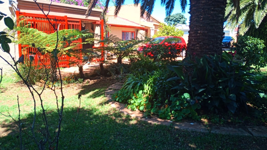 5 Bedroom Property for Sale in Mid Ennerdale Gauteng