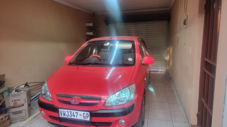 5 Bedroom Property for Sale in Mid Ennerdale Gauteng