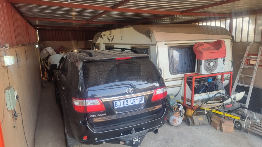 5 Bedroom Property for Sale in Mid Ennerdale Gauteng