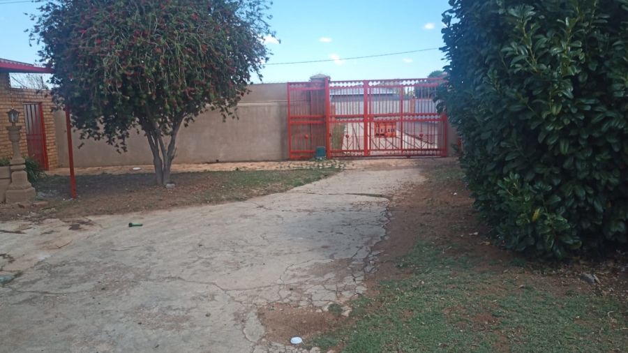 5 Bedroom Property for Sale in Mid Ennerdale Gauteng