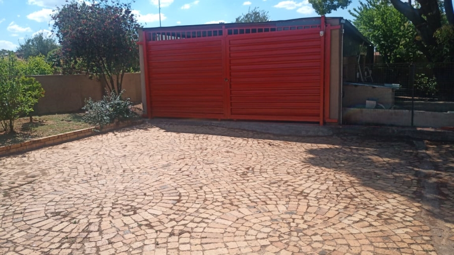 5 Bedroom Property for Sale in Mid Ennerdale Gauteng