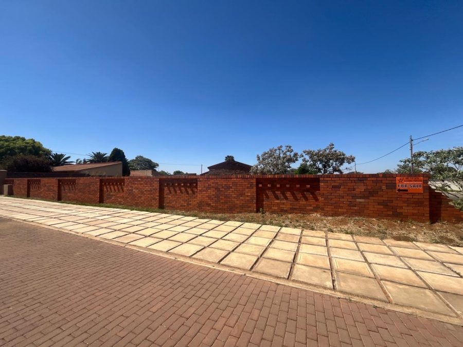 5 Bedroom Property for Sale in Mid Ennerdale Gauteng