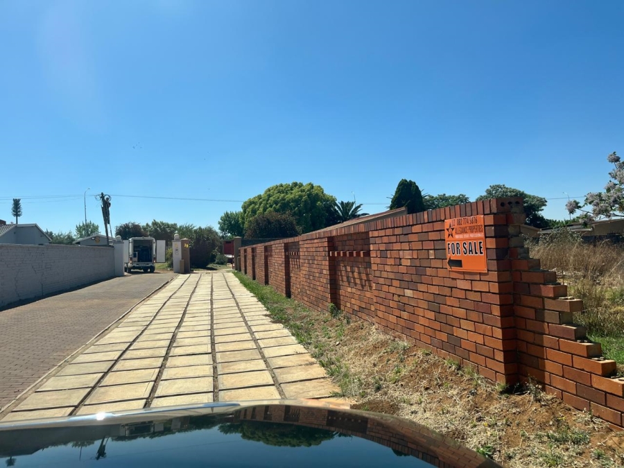 5 Bedroom Property for Sale in Mid Ennerdale Gauteng