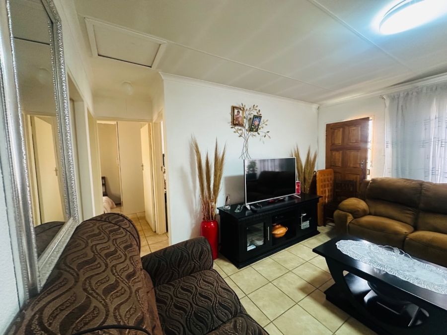 2 Bedroom Property for Sale in Cosmo City Gauteng
