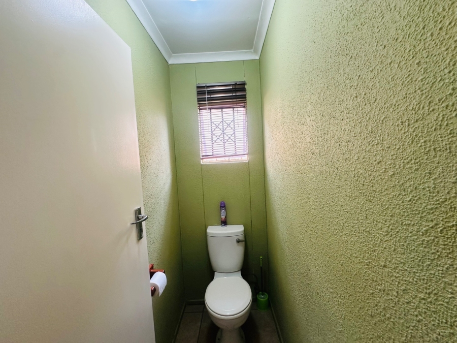 2 Bedroom Property for Sale in Cosmo City Gauteng