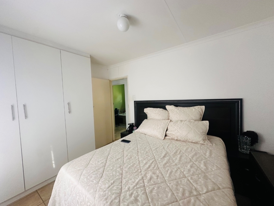 2 Bedroom Property for Sale in Cosmo City Gauteng
