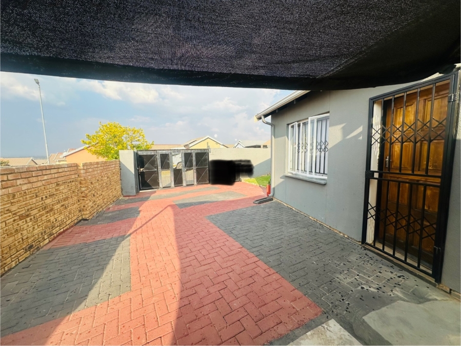 2 Bedroom Property for Sale in Cosmo City Gauteng
