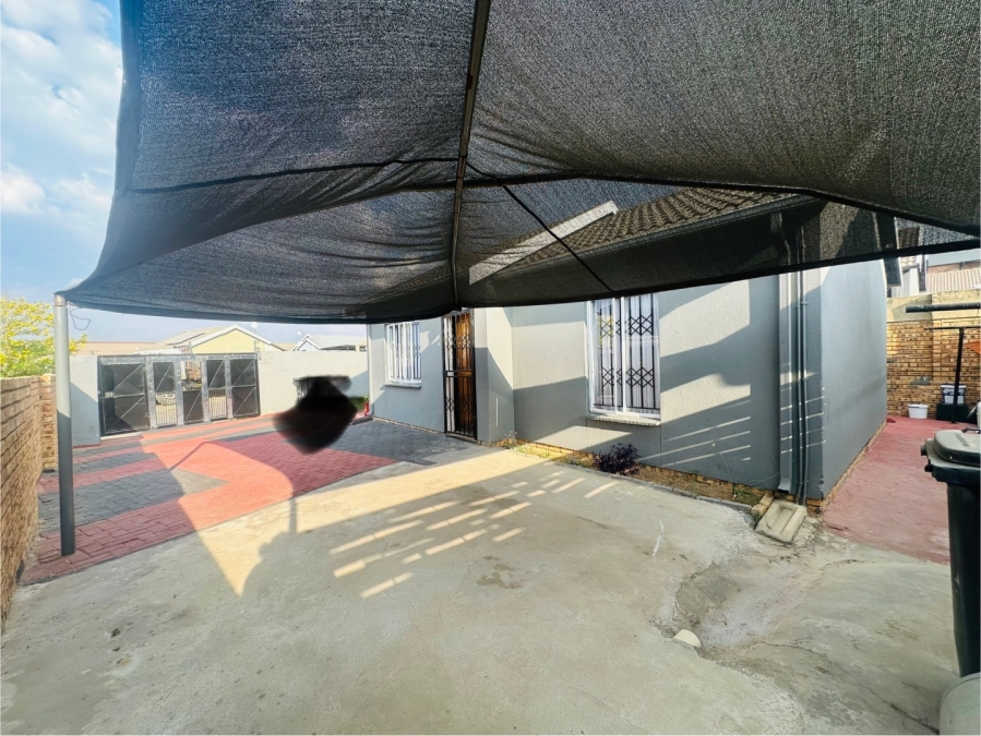 2 Bedroom Property for Sale in Cosmo City Gauteng