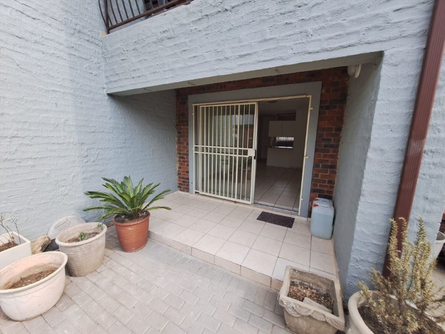 2 Bedroom Property for Sale in Birchleigh Gauteng