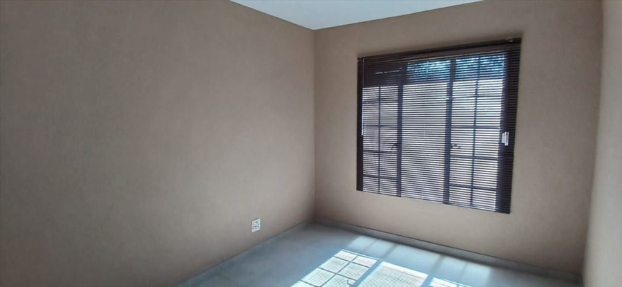 3 Bedroom Property for Sale in Glen Marais Gauteng