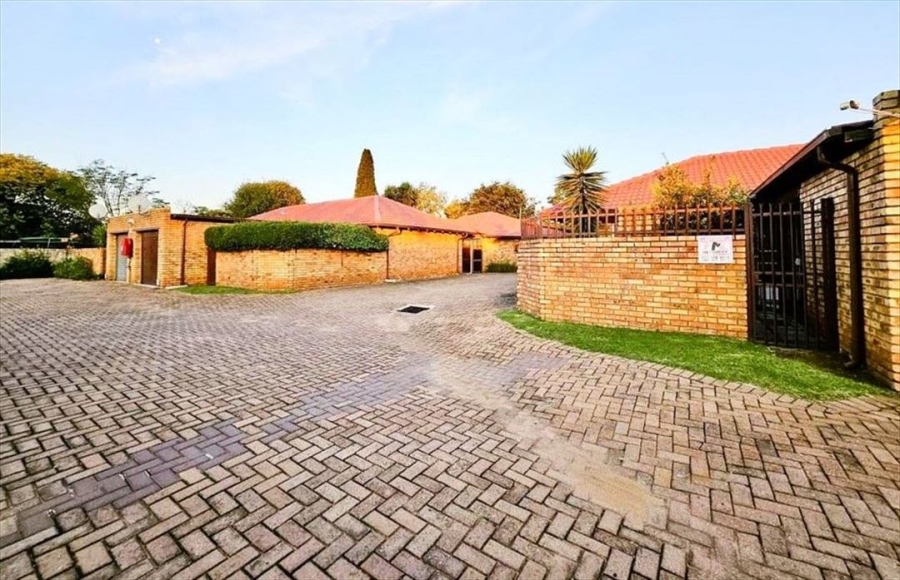 2 Bedroom Property for Sale in Birchleigh Gauteng
